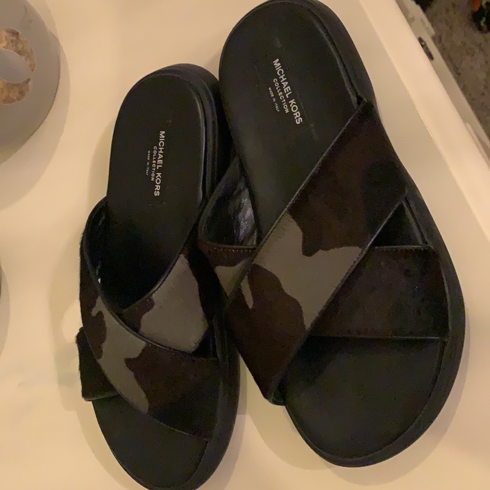 Michael Kors Daphine camo calf hair slides - Picture 2 of 3
